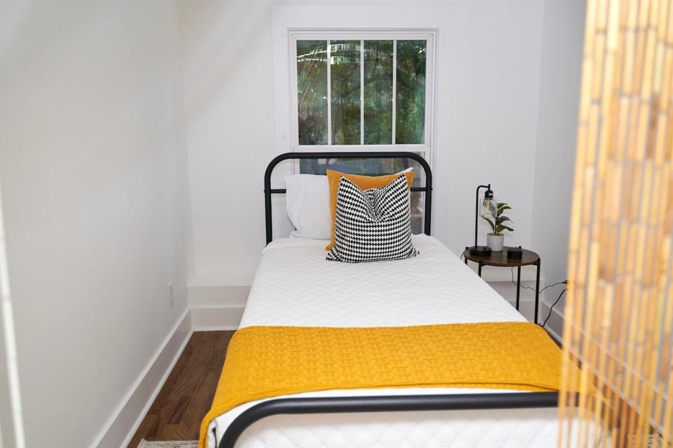 Spacious Retreat Near Downtown, Atl Atlanta Esterno foto